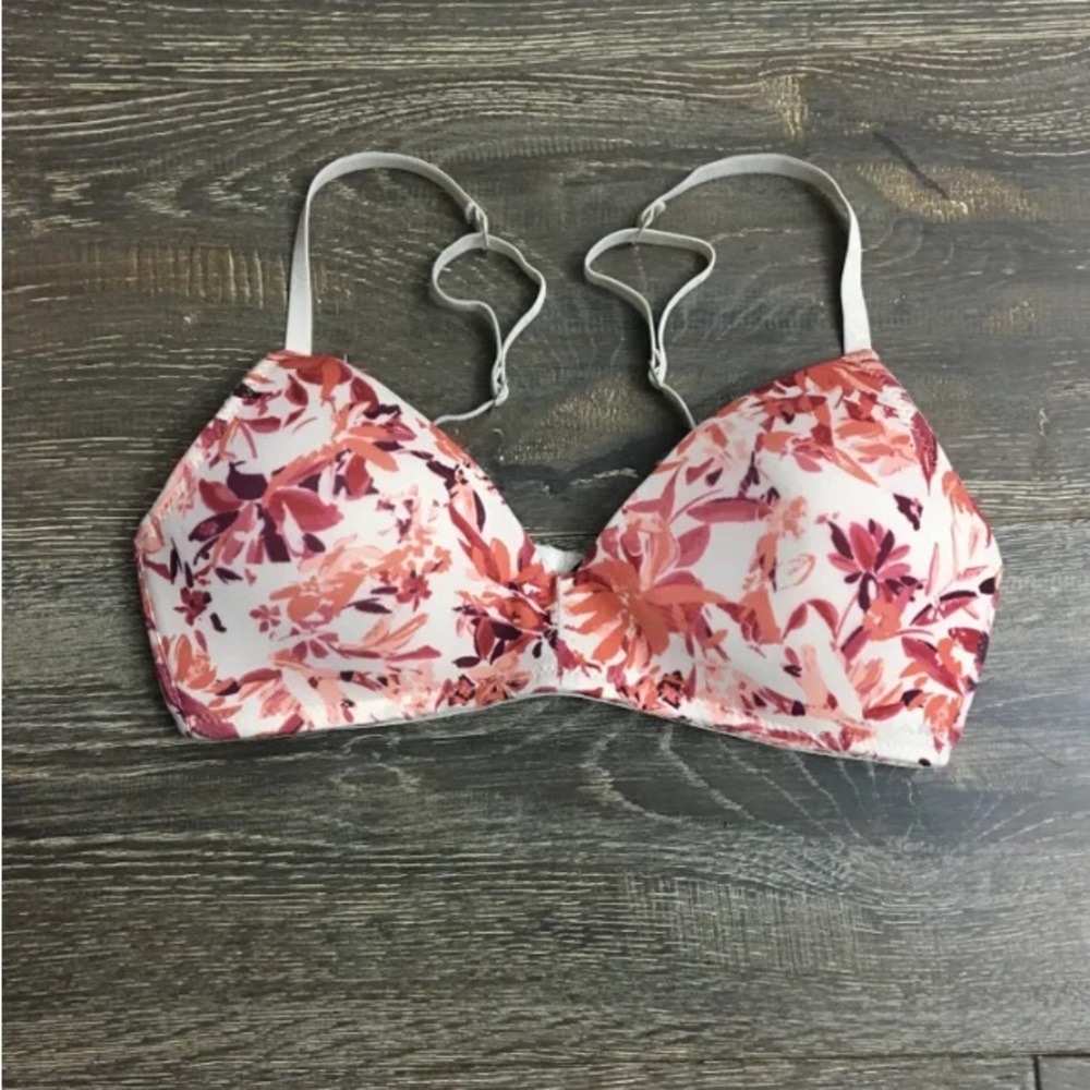 Tahari seamless wireless bra 34B
